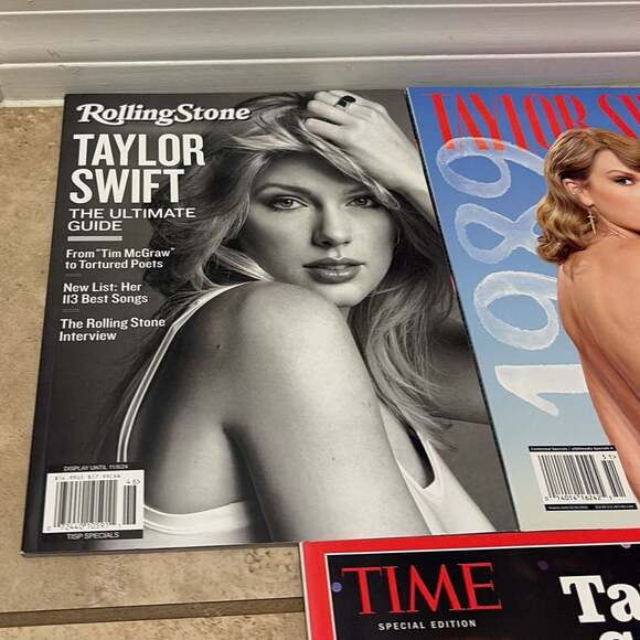 Taylor Swift Magazine Collection of 5 - Picture 4 of 6